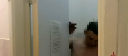 POLUGOLI MUŠKARAC PRONAĐEN U TOALETU VRTIĆA! Provalio tokom noći, evo šta je izjavio (VIDEO)